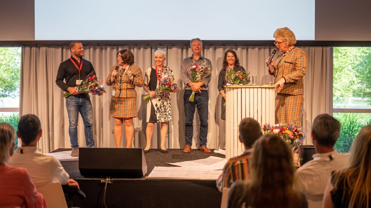 De Dames op het podium